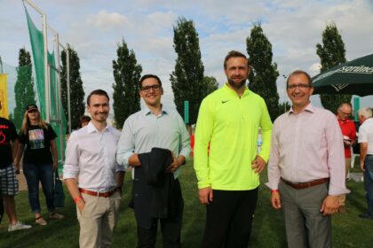 Stadtrat Philipp Körner, Kreisvorsitzender Dr. Roger Stöcker, Olympionike Robert Harting und Landrat Markus Bauer